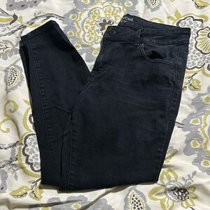 Black mid rise skinny jeans